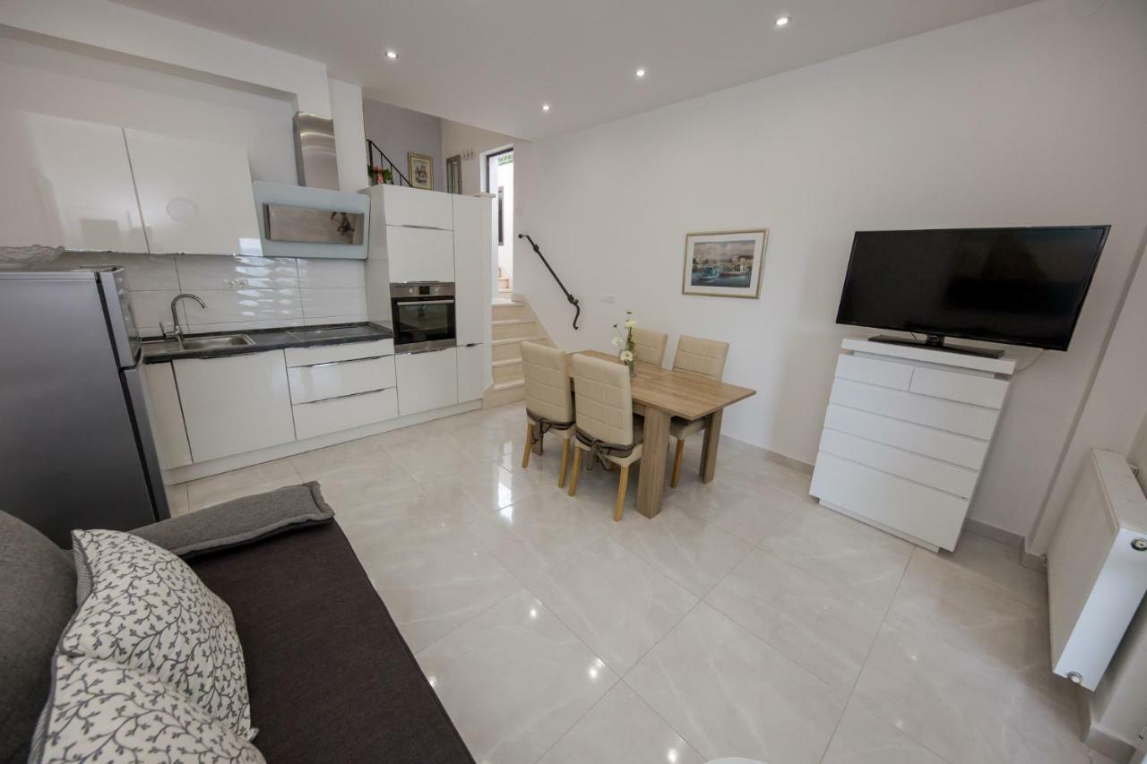 Apartments Mateo Trogir Eksteriør bilde